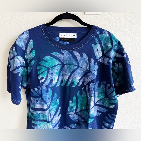 Studio 189 T-shirt - Picture 5 of 10